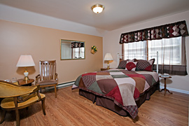 Tulip guestroom at the Baladerry Inn, Gettysburg